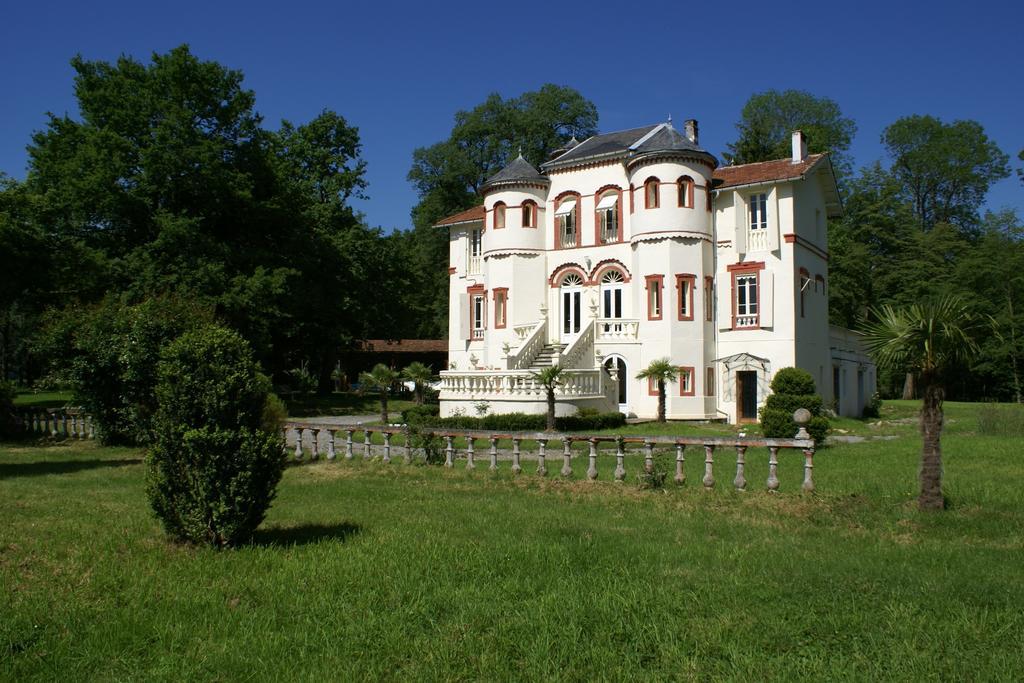 Chateau Barbe Bed & Breakfast Lannemezan Exterior photo